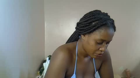 Snapshot of amber_cutie2 chatting on July 5, 9:38 am amber_cutie2 online show from July 5, 9:38 am
