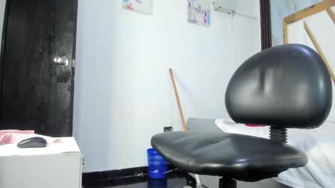 Snapshot of amber_diior chatting on March 7, 4:13 am Amber online show from March 7, 4:13 am