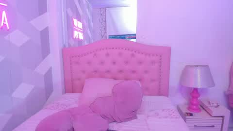 amber_harriis online show from April 25, 1:52 pm