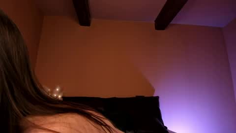 amber_tender_ online show from April 30, 8:57 pm
