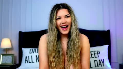 Snapshot of amberalena chatting on May 8, 3:01 am amberalena online show from May 8, 3:01 am