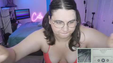 Snapshot of ambercutewheels chatting on June 17, 9:23 am Amber Cute Wheels online show from June 17, 9:23 am