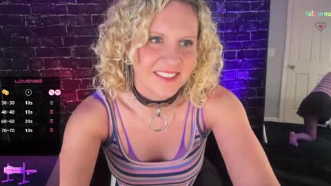 Amber Jade online show from April 29, 12:05 am