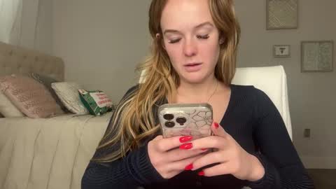 Snapshot of amberjayxox0 chatting on December 3, 11:25 pm Amber online show from December 3, 11:25 pm