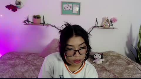 Amber Jeong online show from January 9, 2:11 am