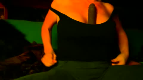 Snapshot of amberloves2write chatting on December 5, 5:15 am Amberloves2write aka AmberMyBelle online show from December 5, 5:15 am