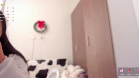 Snapshot of ambermiller04 chatting on December 5, 11:38 am Amber online show from December 5, 11:38 am