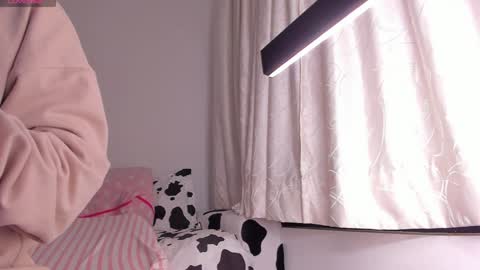 Snapshot of ambermiller04 chatting on February 7, 10:50 am Amber online show from February 7, 10:50 am