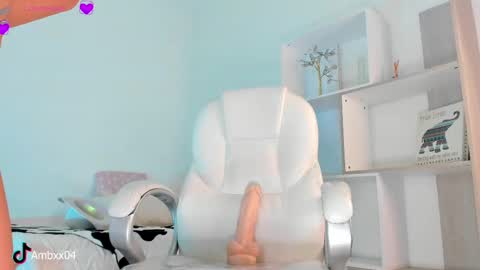Snapshot of ambermiller04 chatting on September 12, 7:36 pm Amber online show from September 12, 7:36 pm