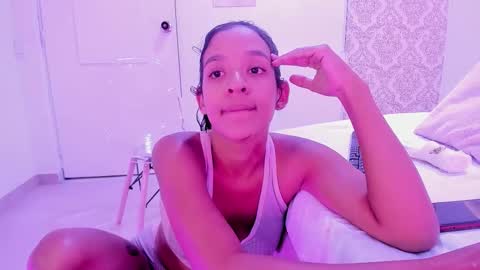 Snapshot of amberr_sweet_ chatting on November 17, 8:25 pm Amberr Sweet online show from November 17, 8:25 pm