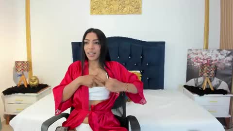 Snapshot of amberrsmith_ chatting on June 13, 6:17 pm Amber online show from June 13, 6:17 pm