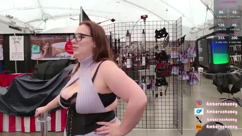 Amber Honey  online show from February 1, 8:26 pm