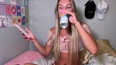 ambie bambi amber griz online show from May 19, 1:22 am