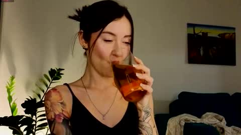 Moon inst 4mbientmoon online show from February 19, 5:09 pm