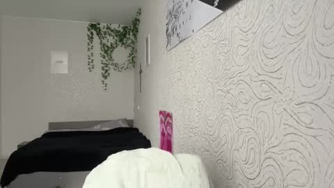 Snapshot of ameeludkowski chatting on November 18, 9:58 am Alica online show from November 18, 9:58 am