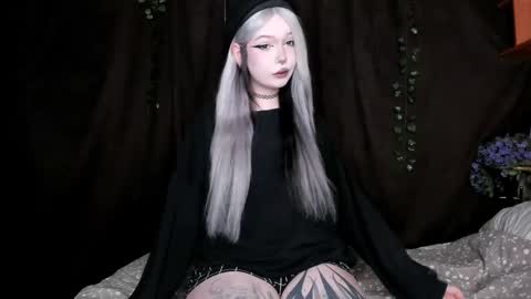 Snapshot of amelia__miller chatting on November 25, 1:00 pm Amelia online show from November 25, 1:00 pm