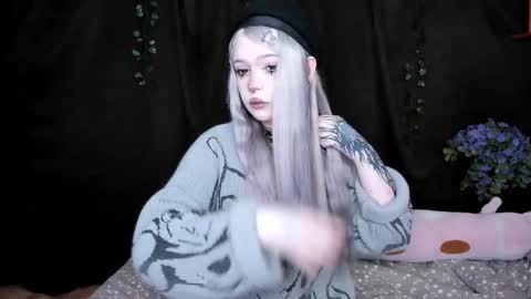 Snapshot of amelia__miller chatting on December 2, 12:21 pm Amelia online show from December 2, 12:21 pm