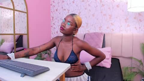 Snapshot of amelia_adms chatting on October 29, 7:26 pm Amelia Adams online show from October 29, 7:26 pm