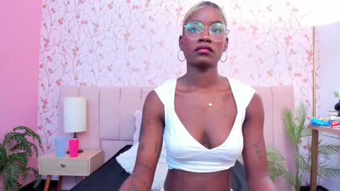 Snapshot of amelia_adms chatting on November 19, 7:14 pm Amelia Adams online show from November 19, 7:14 pm