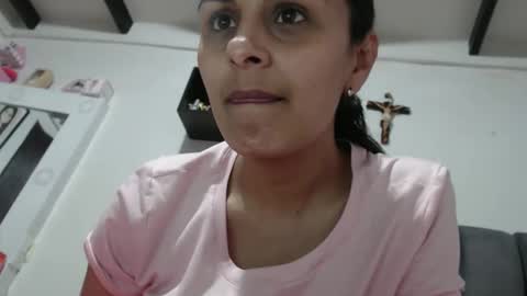 Snapshot of amelia_exotic chatting on November 17, 4:29 am amelia online show from November 17, 4:29 am