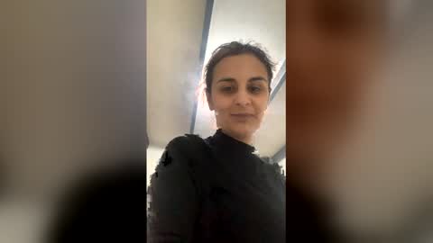 Snapshot of amelia_exotic chatting on December 2, 10:05 pm amelia online show from December 2, 10:05 pm