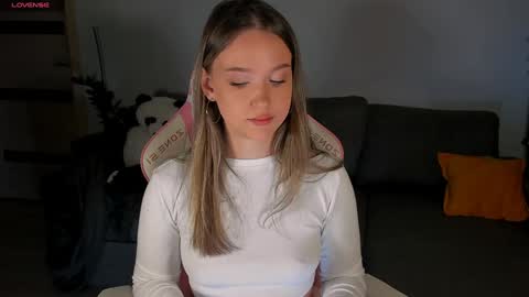 Snapshot of amelia_lein chatting on December 4, 10:51 pm Your Amelia online show from December 4, 10:51 pm