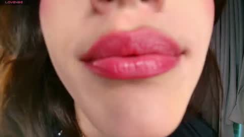 Snapshot of amelia_mee chatting on June 23, 7:34 pm amelia_mee online show from June 23, 7:34 pm