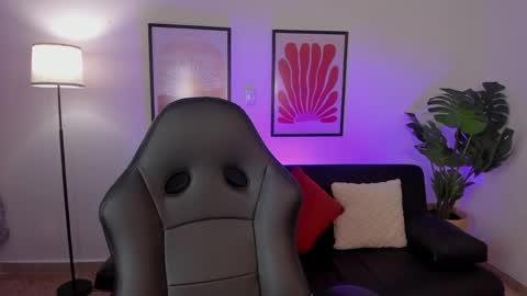 Amelia  online show from May 31, 11:28 am