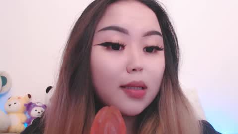 Snapshot of amelia_sunlight chatting on May 4, 6:04 pm Amelia online show from May 4, 6:04 pm