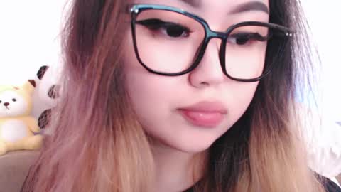 Snapshot of amelia_sunlight chatting on May 7, 9:42 pm Amelia online show from May 7, 9:42 pm