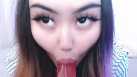 Snapshot of amelia_sunlight chatting on May 19, 5:08 pm Amelia online show from May 19, 5:08 pm