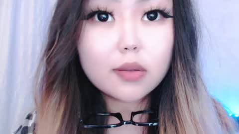 Snapshot of amelia_sunlight chatting on June 5, 5:51 pm Amelia online show from June 5, 5:51 pm