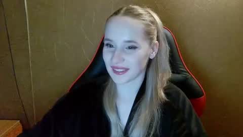 Amelia  online show from June 10, 7:24 pm