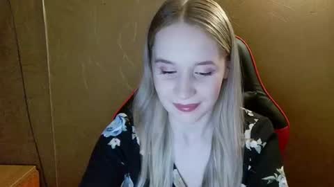 Snapshot of ameliaa333 chatting on June 24, 10:09 pm Amelia online show from June 24, 10:09 pm