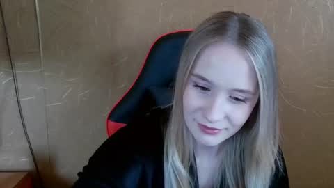 Snapshot of ameliaa333 chatting on July 3, 10:32 am Amelia online show from July 3, 10:32 am