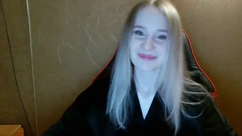 Snapshot of ameliaa333 chatting on July 5, 7:43 pm Amelia online show from July 5, 7:43 pm