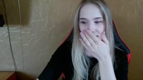 Snapshot of ameliaa333 chatting on July 30, 10:03 am Amelia online show from July 30, 10:03 am