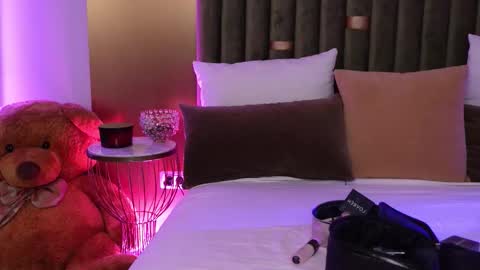 Amelia online show from November 18, 5:56 am