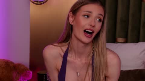 Amelia online show from April 24, 7:11 am