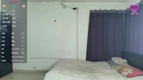 Snapshot of ameliagracekitty chatting on November 19, 7:19 am ameliagracekitty online show from November 19, 7:19 am