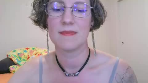 Ameliaishka online show from May 1, 6:51 am