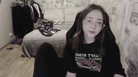 Snapshot of ameliakamishiro chatting on December 23, 3:44 pm Amelia online show from December 23, 3:44 pm