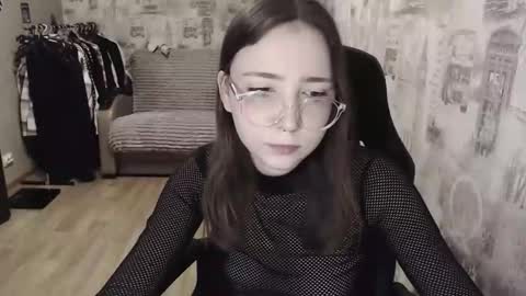 Snapshot of ameliakamishiro chatting on February 6, 6:13 pm Amelia online show from February 6, 6:13 pm