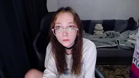 Snapshot of ameliakamishiro chatting on October 5, 8:01 am Amelia online show from October 5, 8:01 am