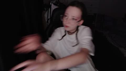 Snapshot of ameliakamishiro chatting on November 25, 1:38 am Amelia online show from November 25, 1:38 am