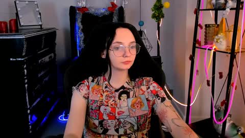 Snapshot of ameliamalina chatting on December 20, 5:36 am Amelia online show from December 20, 5:36 am