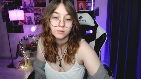 Snapshot of ameliameadd chatting on December 15, 9:02 am Amelia online show from December 15, 9:02 am