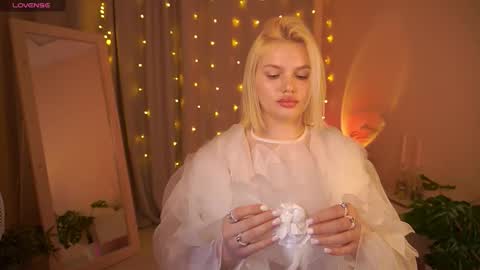  Amelia  online show from January 19, 5:11 am