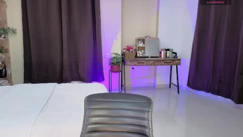 Isabella online show from May 31, 3:15 am