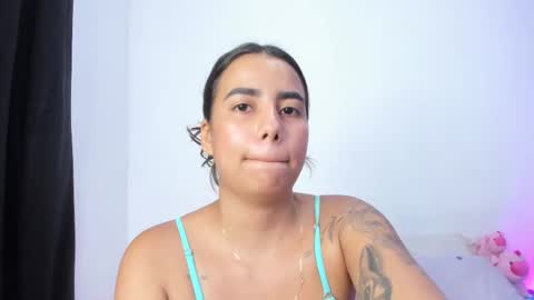 Snapshot of amelieburns18 chatting on March 4, 4:27 am Amelie online show from March 4, 4:27 am